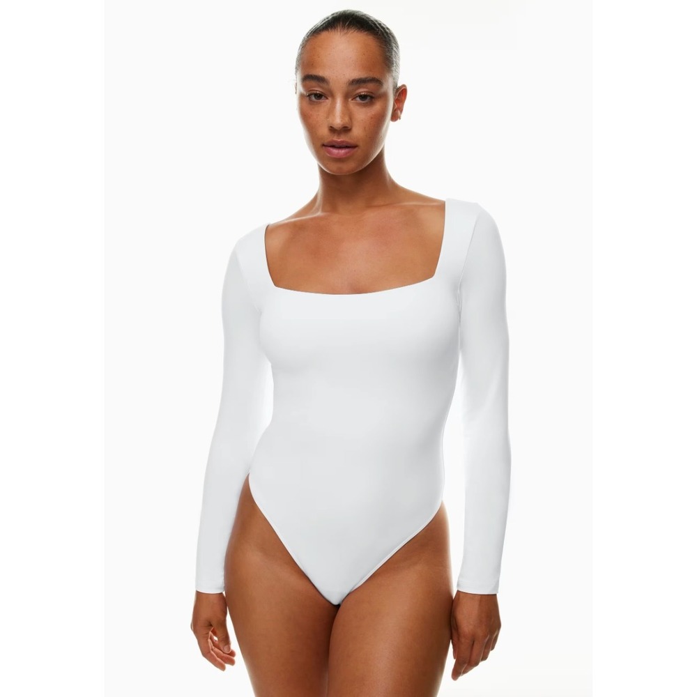 Aritzia CONTOUR SQUARENECK LONG SLEEVE BODYSUIT White‎ Womens M Minimalist EUC